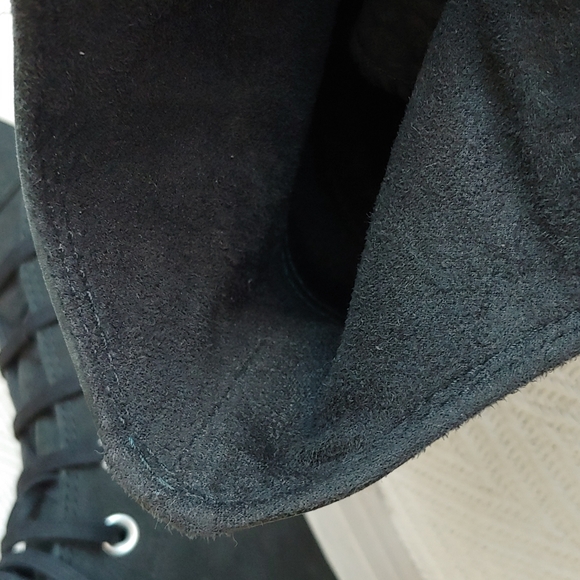 EUC Converse CTAS HI Nubuck Sneakers - Picture 6 of 7